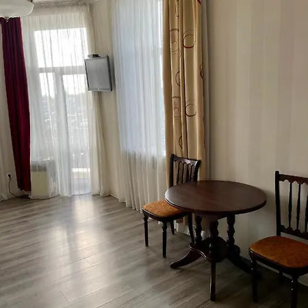 городоцька студія: зручне розташування біля вокзалу Aparthotel
