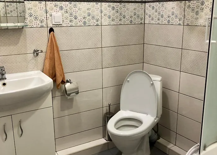 -біля вокзалу-недалеко від центру-городоцька 151